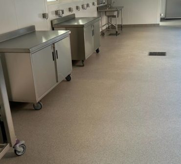 Un nouveau sol pour une cuisine centrale à Saint-Martin-des-Champs
